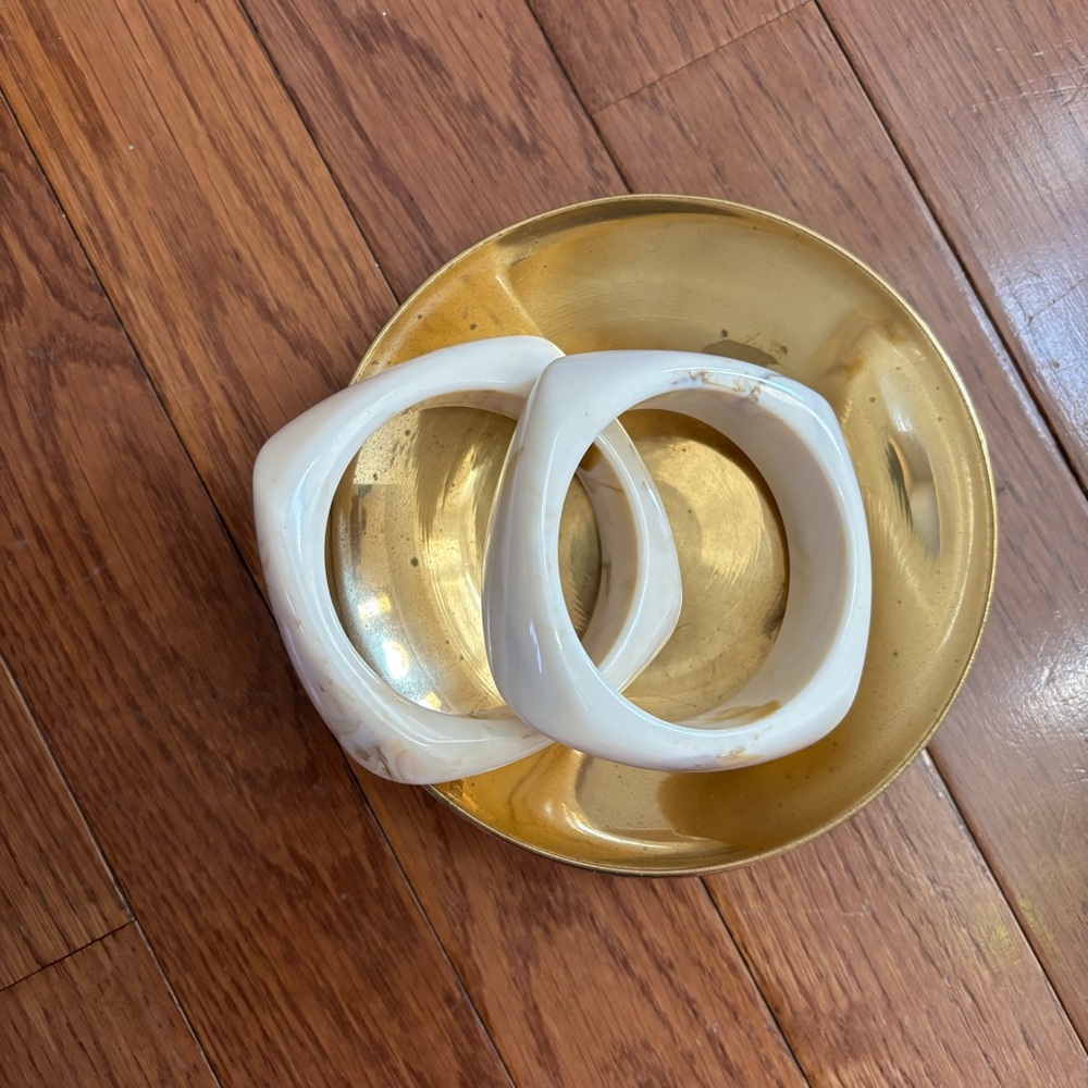 White Marbled Square Bangles